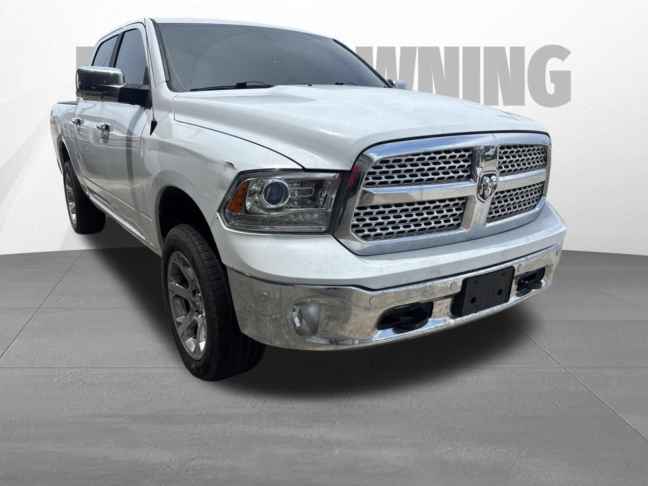 2018 RAM 1500 Laramie Crew Cab 4x4 5'7" Box