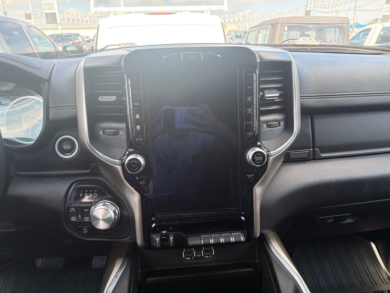 2021 RAM 1500 Laramie Crew Cab 4x4 5'7" Box