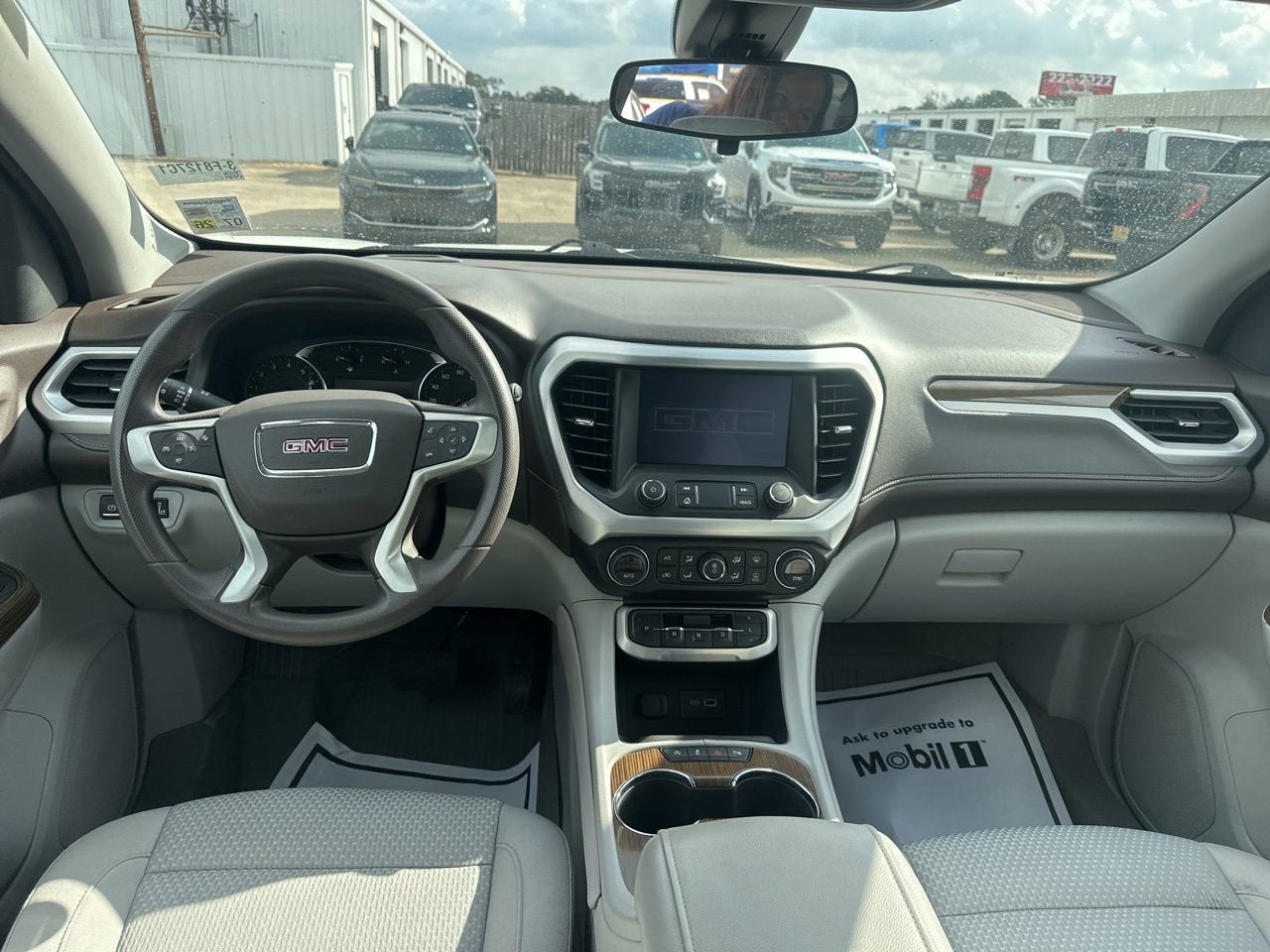 2022 GMC Acadia SLE