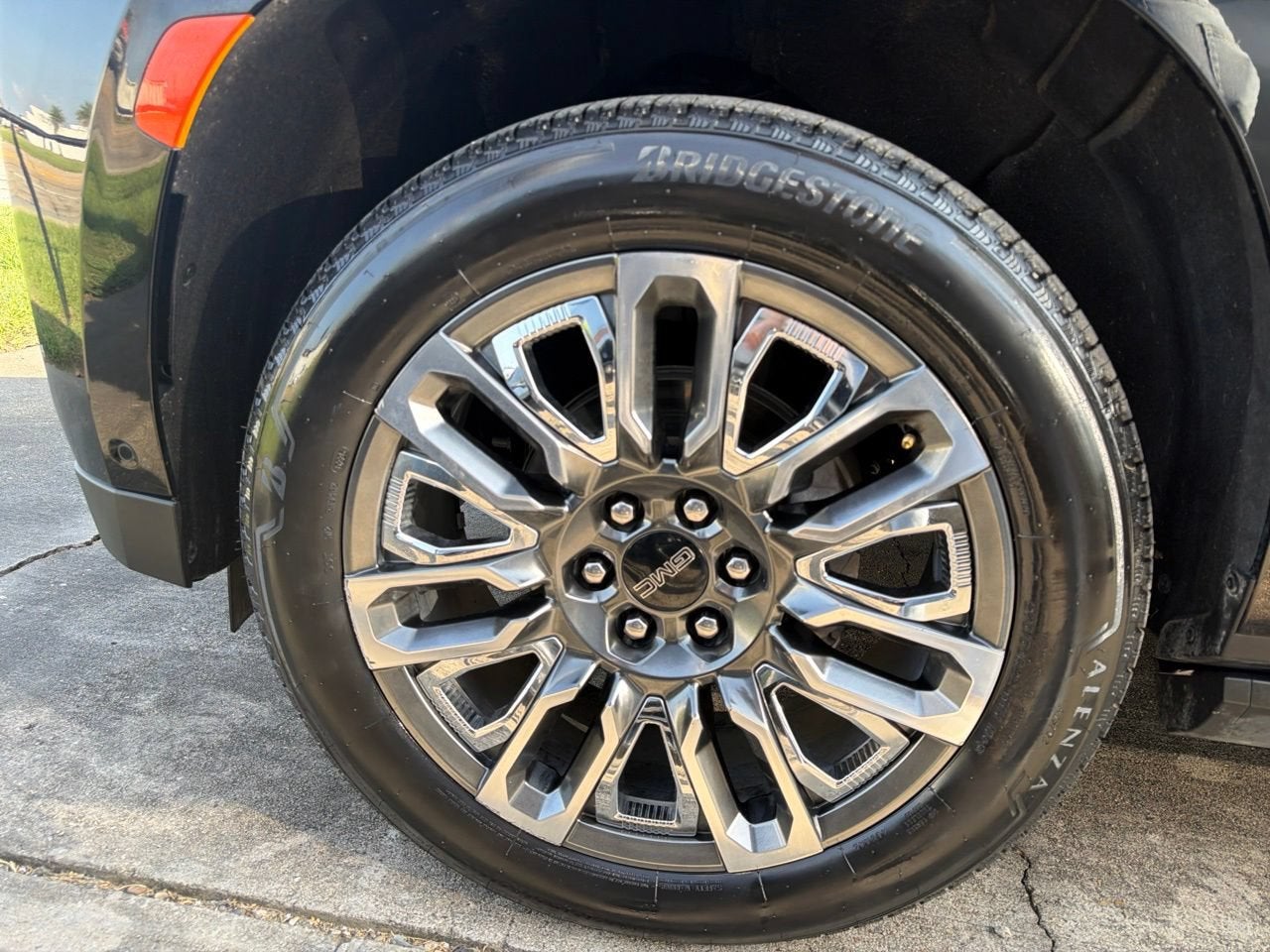 2024 GMC Yukon Denali Ultimate