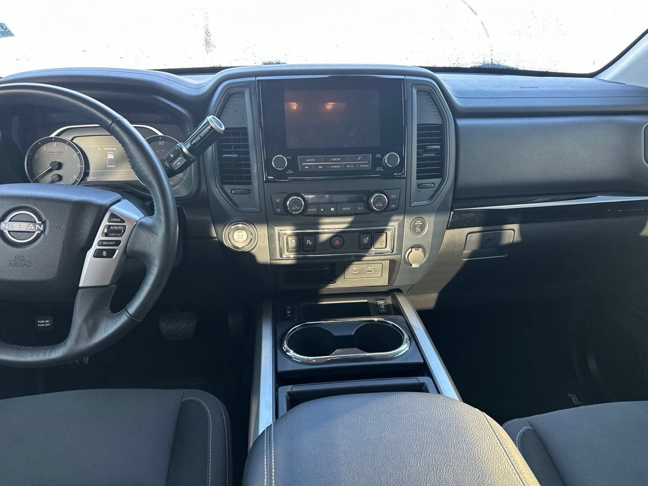 2024 Nissan TITAN Crew Cab SV 4x2