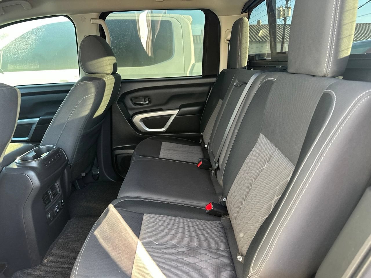 2024 Nissan TITAN Crew Cab SV 4x2