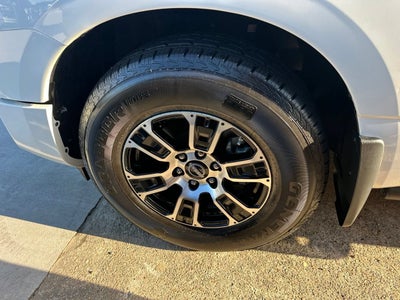2024 Nissan TITAN Crew Cab SV 4x2