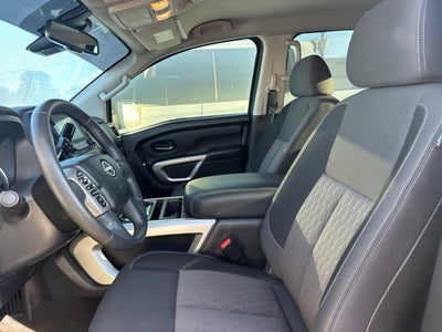 2024 Nissan TITAN Crew Cab SV 4x2