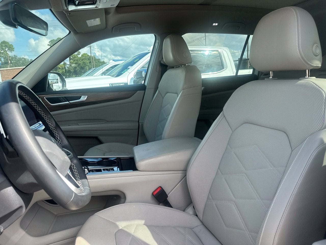 2024 Volkswagen Atlas 2.0T SE w/Technology