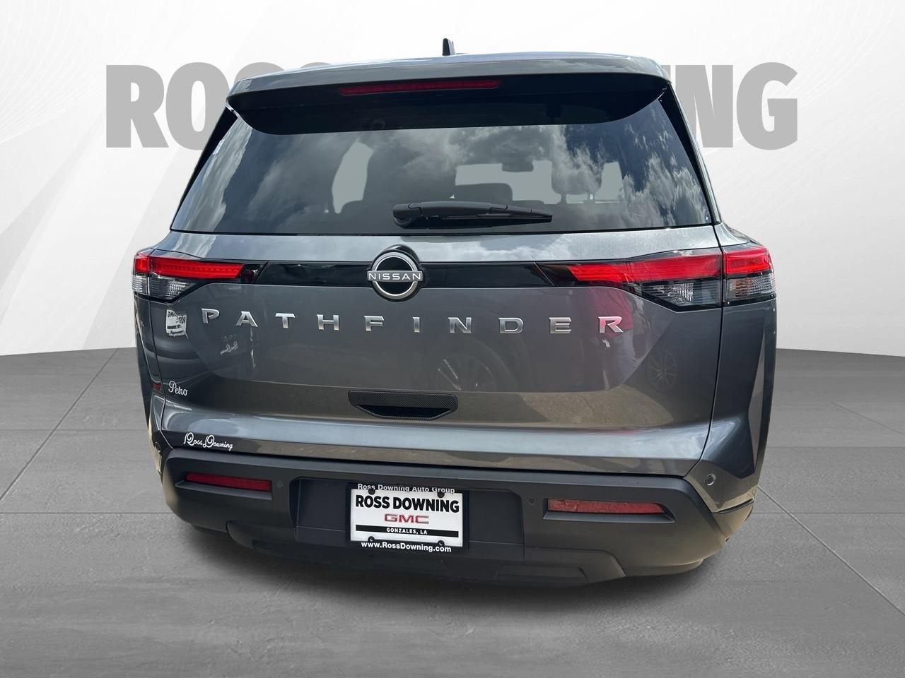 2025 Nissan Pathfinder S FWD