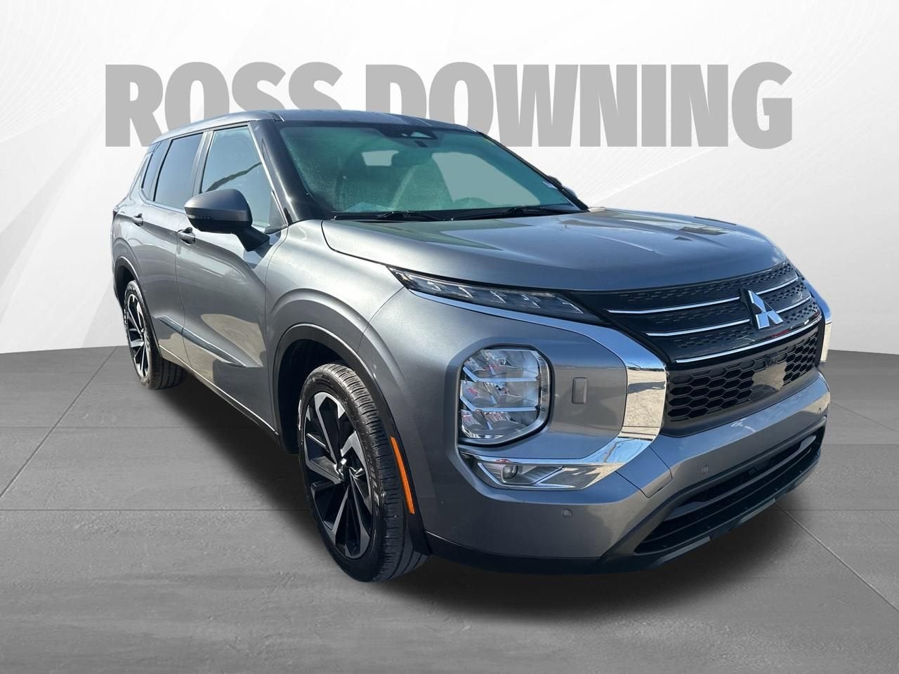 2023 Mitsubishi Outlander SE