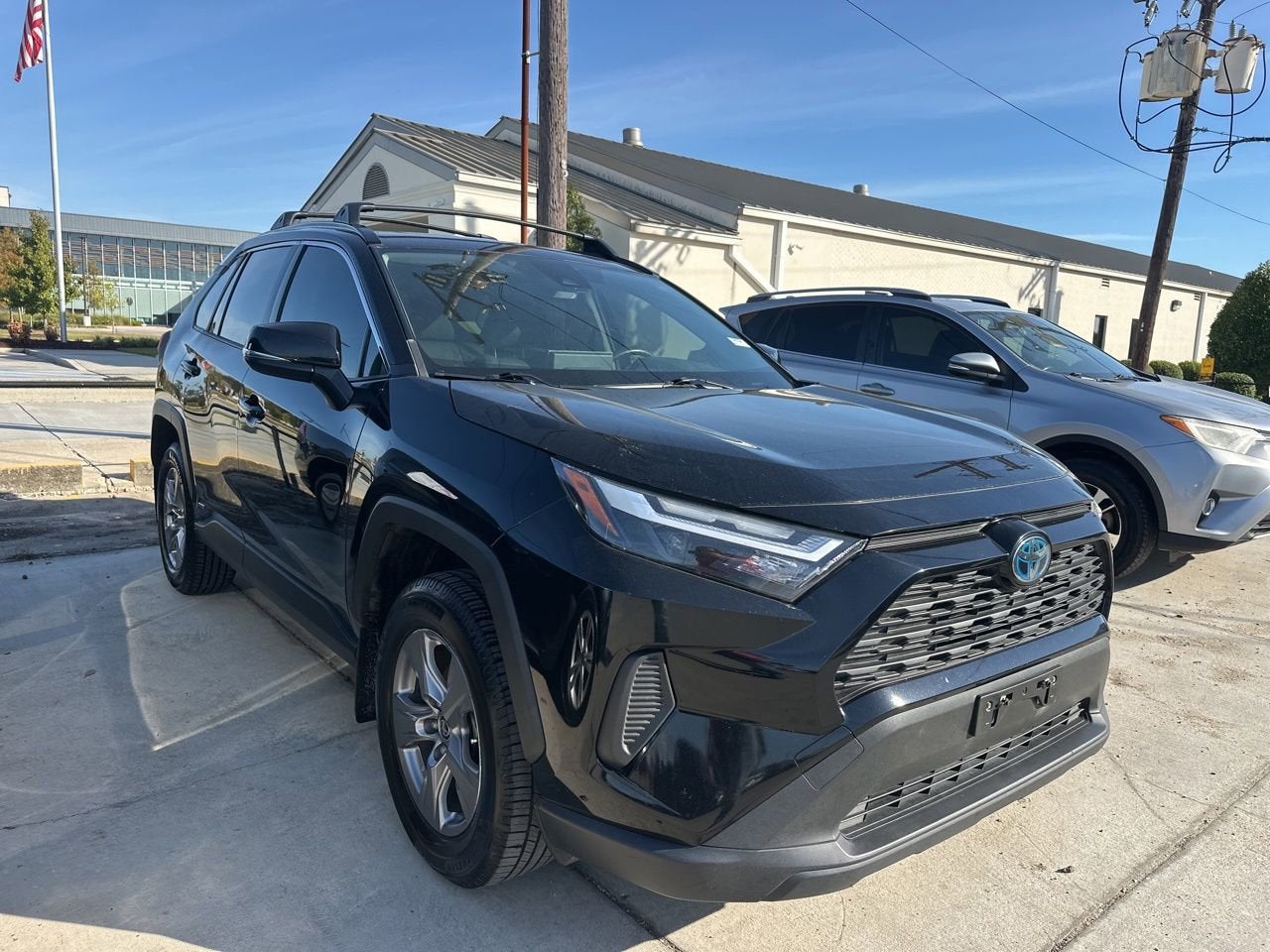 2022 Toyota RAV4 Hybrid XLE