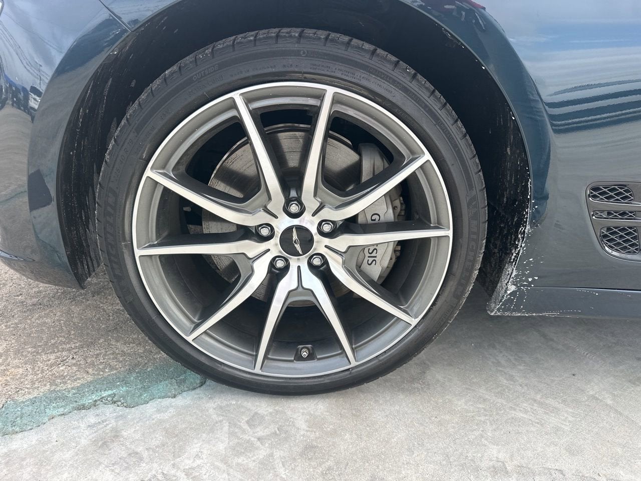 2025 Genesis G70 2.5T